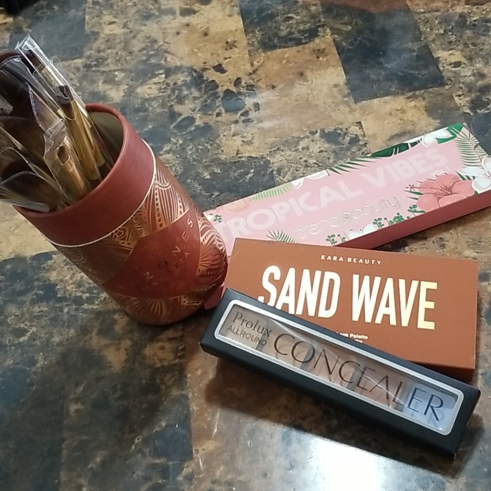 Make up bundle